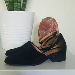 1 Inch Black Heels